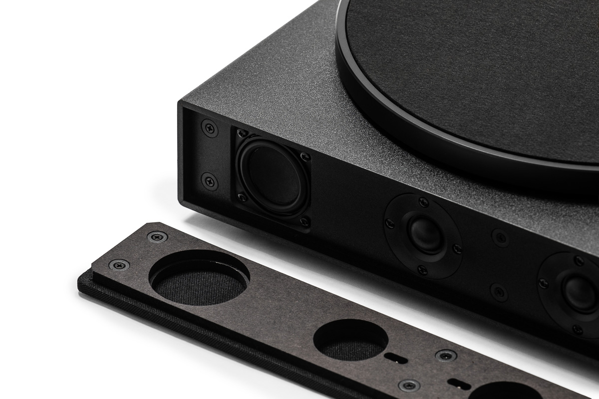 重厚なダイカストアルミ合金製ターンテーブル採用！奥行きのあるサウンドを奏でるレコードプレーヤー