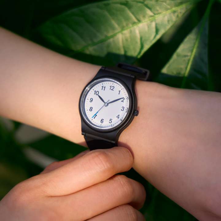 ファミマから新作腕時計！シチズン共同開発で注目