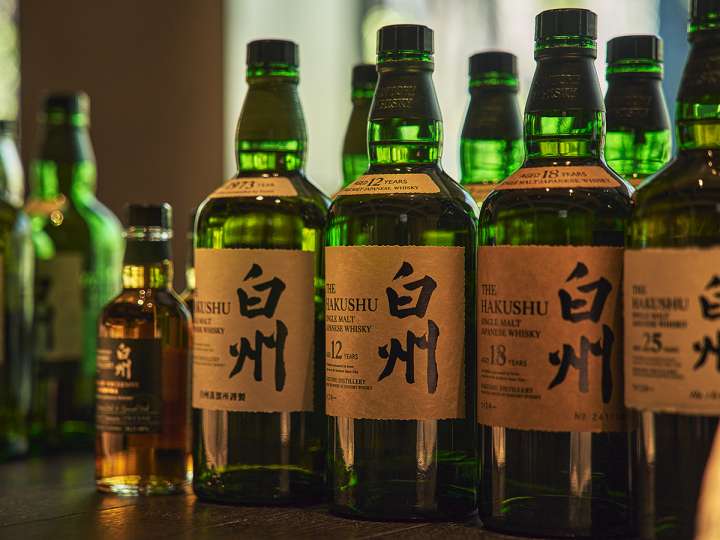 意外と知らないお酒の裏側。サントリー「白州」は蒸溜所でどのようにし