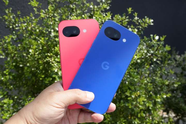 Google Pixel 10a 256GB Isai Blue 日本限定 背面がフラットになった「Google Pixel 10a」。日本限定